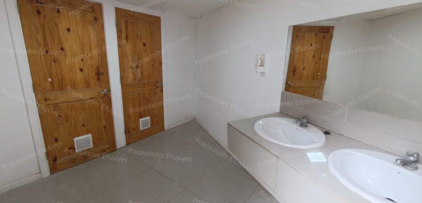 Propiedad Comercial en Arriendo – Ubicación Estratégica en Paradero 28