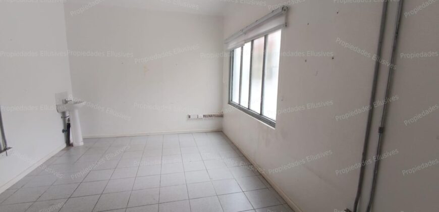 Propiedad Comercial en Arriendo – Ubicación Estratégica en Paradero 28