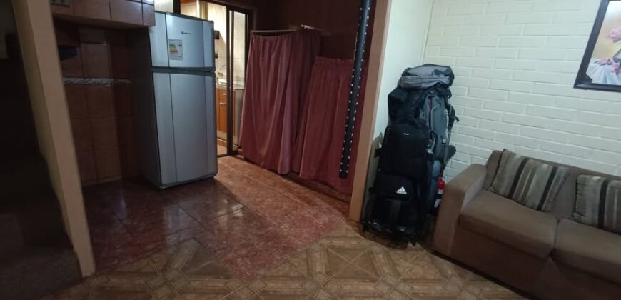 Vende Casa Estratégica en Esquina: Vivienda + Local Comercial