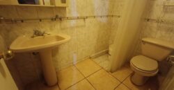 Vende Casa Estratégica en Esquina: Vivienda + Local Comercial