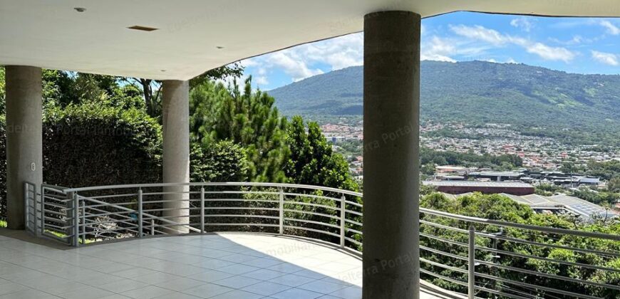 Mansion en Sierra Santa Elena: La Cumbre del Lujo y la Privacidad