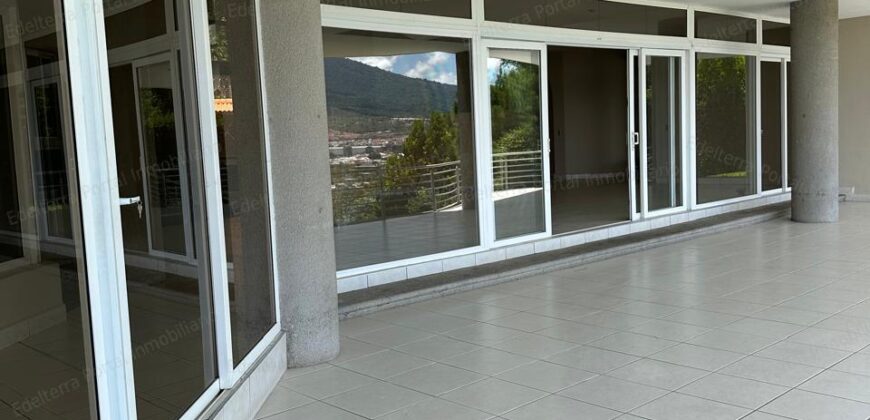 Mansion en Sierra Santa Elena: La Cumbre del Lujo y la Privacidad