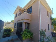 Arriendo Excelente Casa Comercial con Gran Terreno y Conectividad