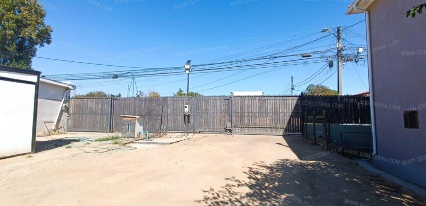 Arriendo Excelente Casa Comercial con Gran Terreno y Conectividad