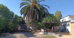 Arriendo Excelente Casa Comercial con Gran Terreno y Conectividad
