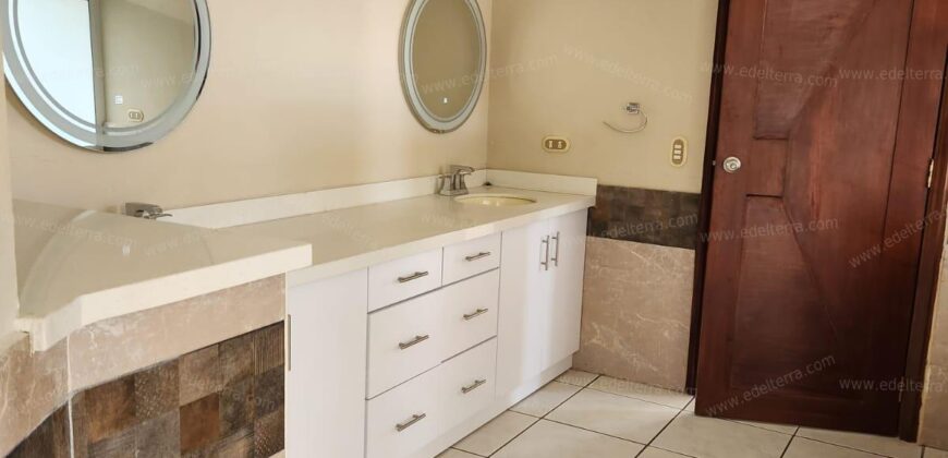 Mansion en Sierra Santa Elena: La Cumbre del Lujo y la Privacidad