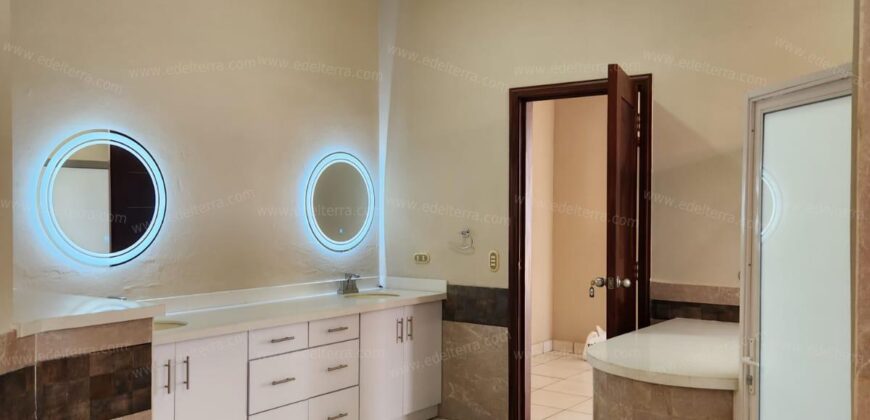 Mansion en Sierra Santa Elena: La Cumbre del Lujo y la Privacidad