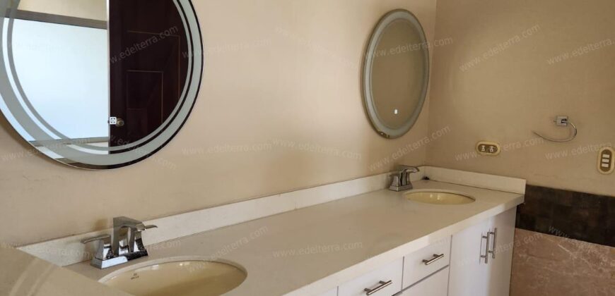 Mansion en Sierra Santa Elena: La Cumbre del Lujo y la Privacidad