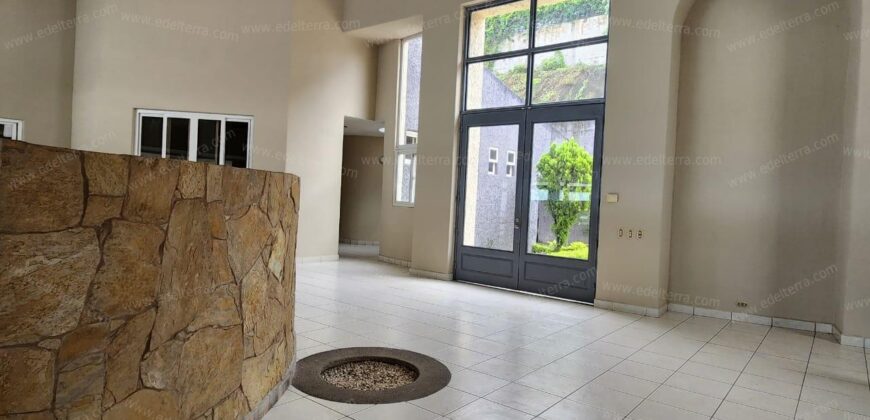 Mansion en Sierra Santa Elena: La Cumbre del Lujo y la Privacidad