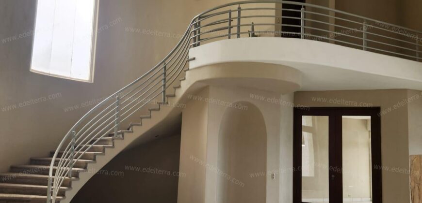 Mansion en Sierra Santa Elena: La Cumbre del Lujo y la Privacidad