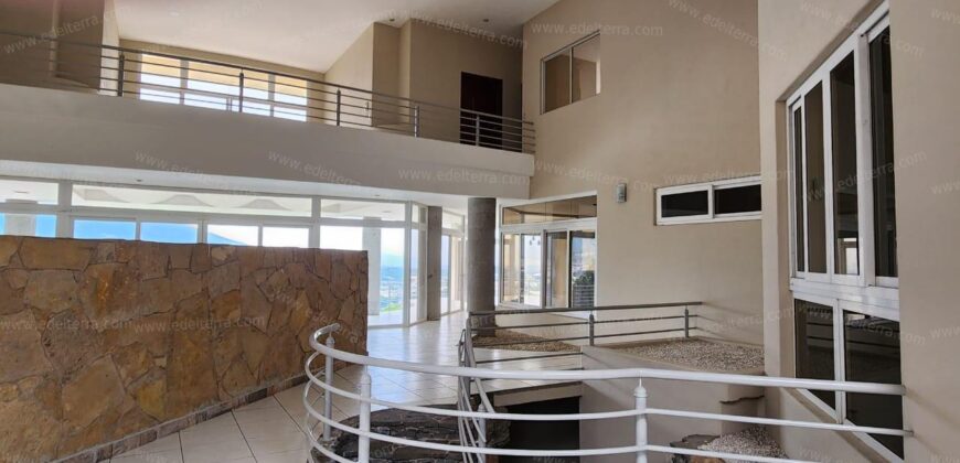 Mansion en Sierra Santa Elena: La Cumbre del Lujo y la Privacidad