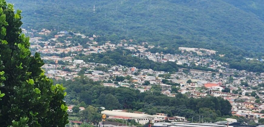 Mansion en Sierra Santa Elena: La Cumbre del Lujo y la Privacidad