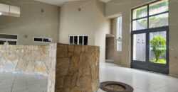 Mansion en Sierra Santa Elena: La Cumbre del Lujo y la Privacidad