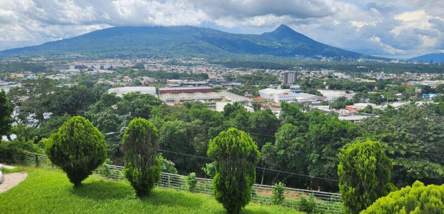 Mansion en Sierra Santa Elena: La Cumbre del Lujo y la Privacidad