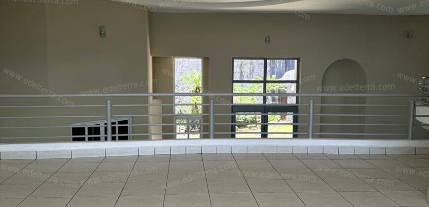 Mansion en Sierra Santa Elena: La Cumbre del Lujo y la Privacidad