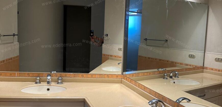 Mansion en Sierra Santa Elena: La Cumbre del Lujo y la Privacidad