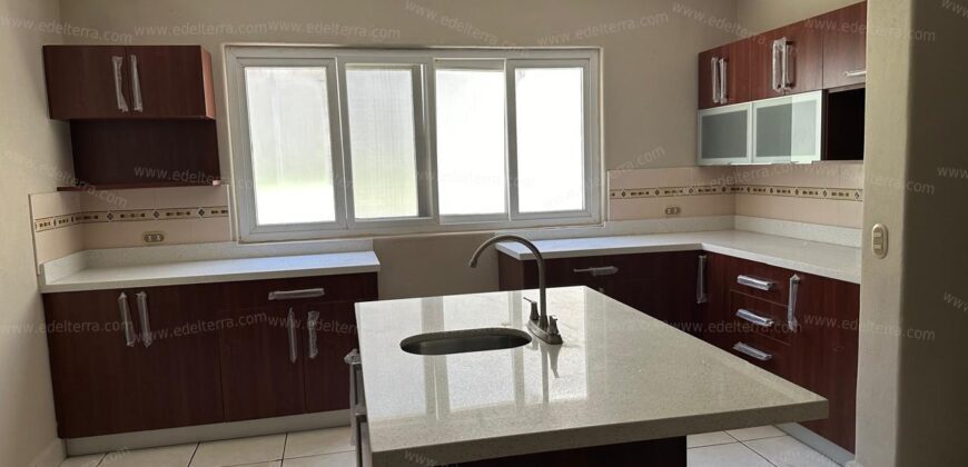 Mansion en Sierra Santa Elena: La Cumbre del Lujo y la Privacidad