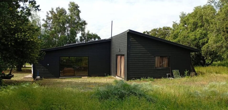 Oportunidad en Papudo: Gran propiedad de 30.000 m² con piscina en sector El Tome