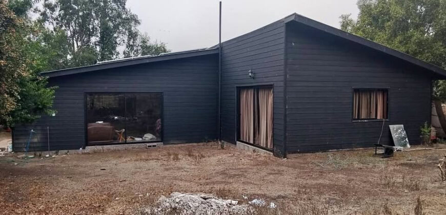 Oportunidad en Papudo: Gran propiedad de 30.000 m² con piscina en sector El Tome