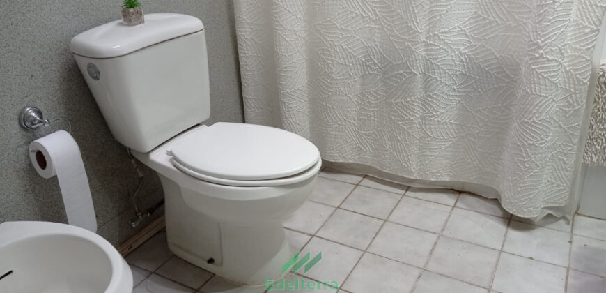 Venta de amplia y bien ubicada casa en sector norte de Villa Alemana / Cercana a metro Las Américas
