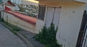 Se vende terreno con casa para reconstrucción y proyecto nuevo en Cerro Esperanza, Valparaíso