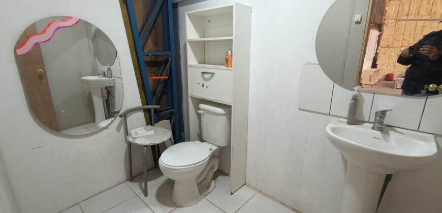 Arriendo Excelente Local / Bodega de 250 m² + Oficina y Estacionamiento – Villa Alemana
