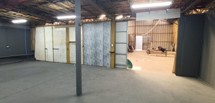 Arriendo Excelente Local / Bodega de 250 m² + Oficina y Estacionamiento – Villa Alemana