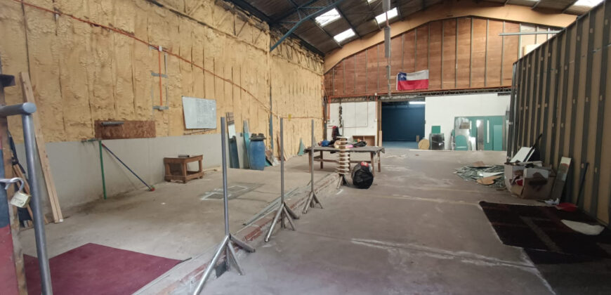 Arriendo Excelente Local / Bodega de 250 m² + Oficina y Estacionamiento – Villa Alemana