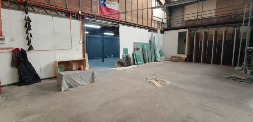 Arriendo Excelente Local / Bodega de 250 m² + Oficina y Estacionamiento – Villa Alemana